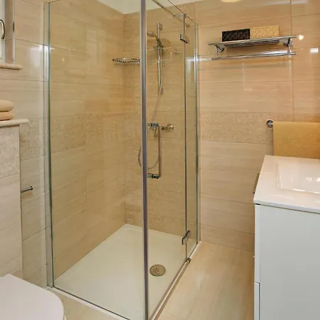 Four-bedroom In Gradina Rudina