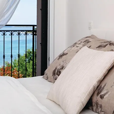 Holiday home Four-bedroom In Gradina *