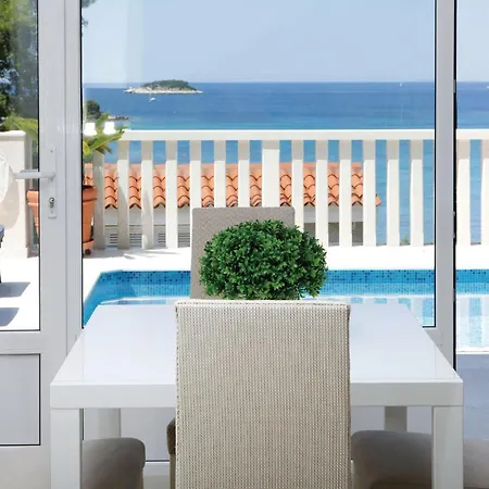 Four-bedroom In Gradina * Rudina