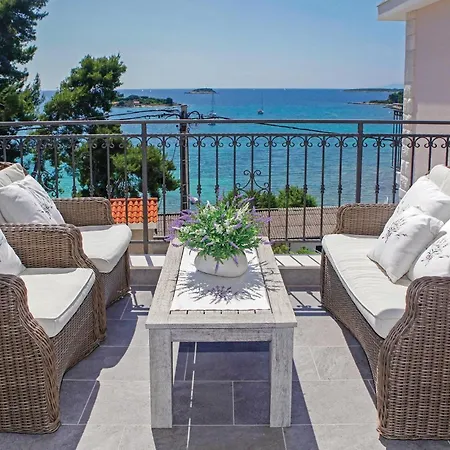 Four-bedroom In Gradina Holiday home *