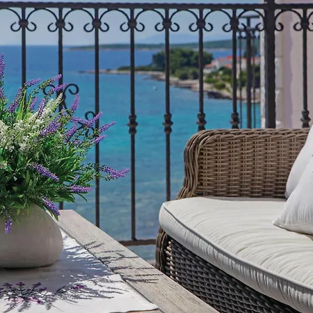 Four-bedroom In Gradina *