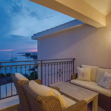 Four-bedroom In Gradina Rudina