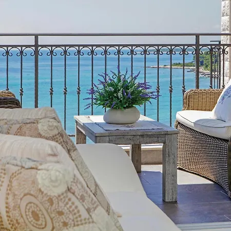 Holiday home Four-bedroom In Gradina *