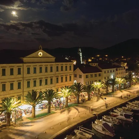 Four-bedroom In Gradina *