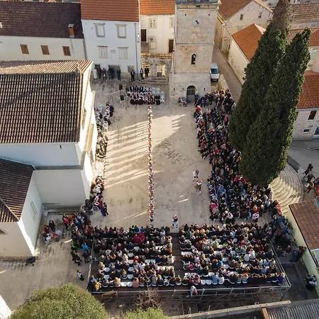 Holiday home Four-bedroom In Gradina